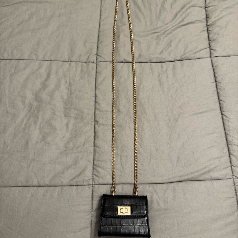 Elegant Black Croc-Embossed Mini Bag